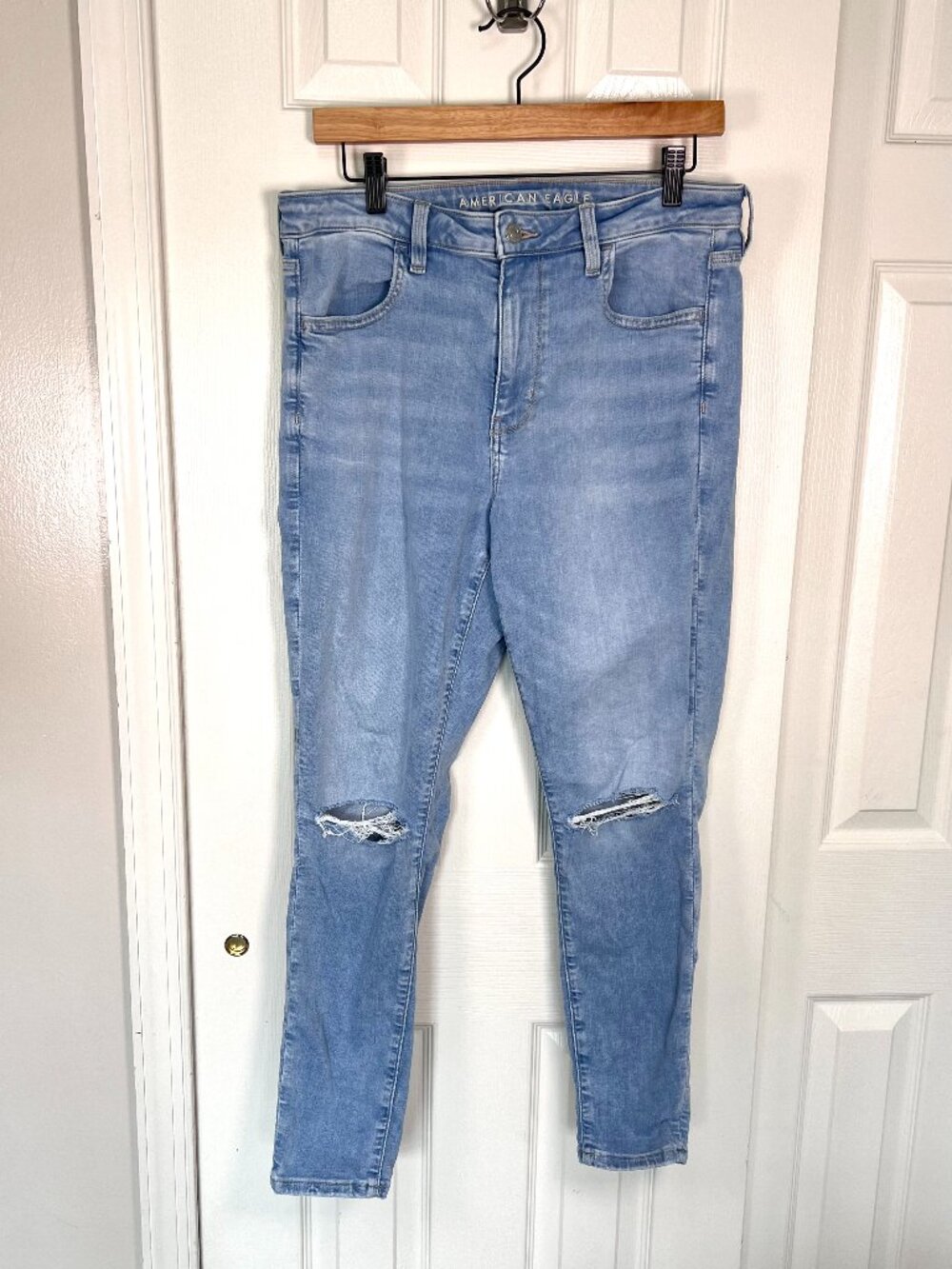 American Eagle Next Level Stretch Light Wash Jeggings Distressed Size 12S